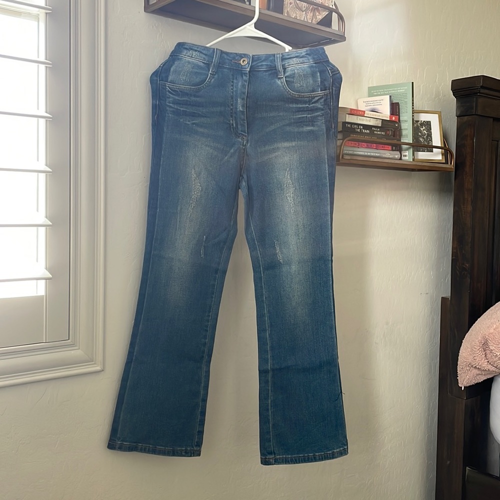 BRAND NEW: Chelsea & Violet Flare Jeans